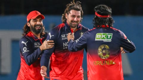 RCB players celebrating
