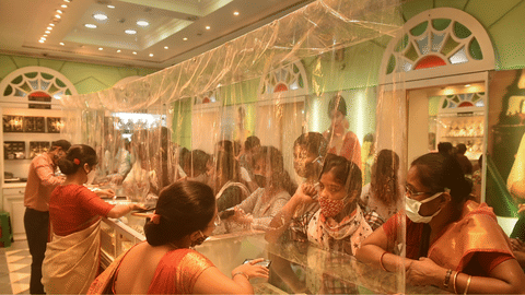 The white metal had settled higher at Rs 2,73,000 per kg in the previous session