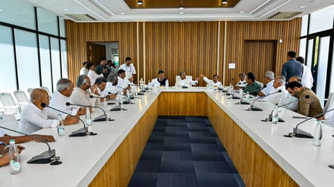 Karnataka Chief Minister Siddaramaiah, along with Deputy Chief Minister DK Shivakumar, chairs a breakfast meeting with cabinet ministers to inform them of his decision to step down, at the CM's residence, in Bengaluru