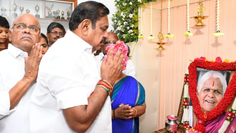 AIADMK general secretary Edappadi K Palaniswami pays tributes to the mother of party leader Pollachi V Jayaraman following her demise on Tuesday