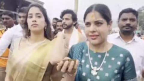 Janhvi Kapoor seeks divine blessings at Srivari Temple