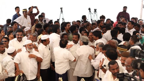 DMK cadres raised slogans against TNCC president K Selvaperunthagai
