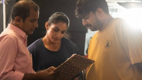 Vikkals Vikram 'Light Weight Baby'