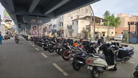 Srinivasa Raghavan Main Road