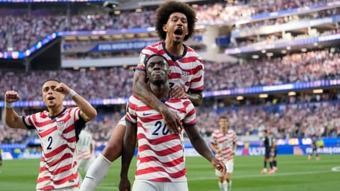 US open its home World Cup with a dynamic 4-1 victory over Paraguay