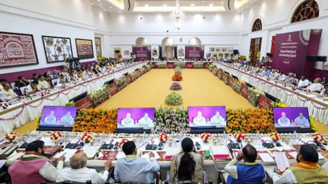 Editorial: Aayog meets, Opposition plays ball