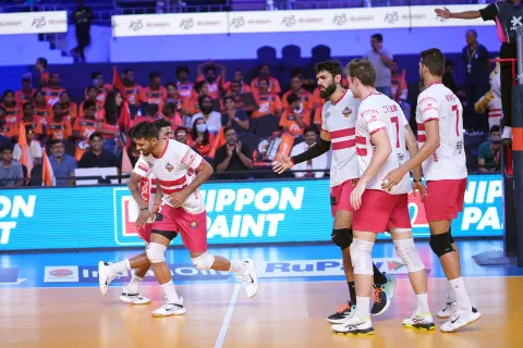 Kolkata Thunderbolts players celebrate after scoring a point