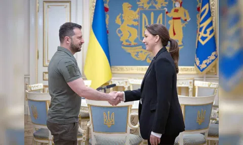 Ukraine President Volodymyr Zelenskyy and UAE Minister of Climate Change and the Environment Mariam bint Mohammed Almheiri. (Photo - WAM)