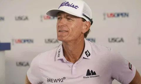 Berry Henson, AP
