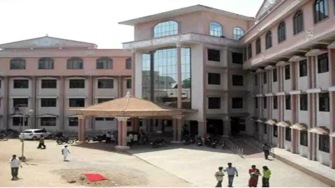  Vellore Government Medical College Hospital 