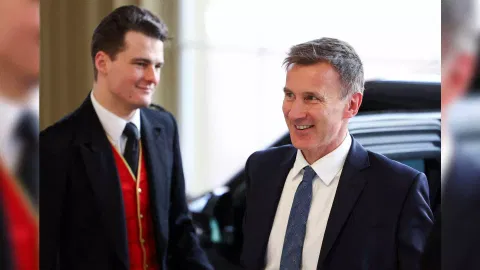 UK chancellor of the exchequer Jeremy Hunt arrives to Britain's King Charles' reception at Buckingham Palace in London, Britain (Photo: Reuters)