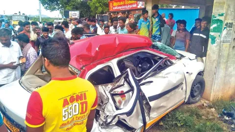 Wreckage of the car at Viralimalai in Pudukkottai