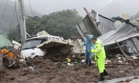 Rainfall in South Korea. IANS