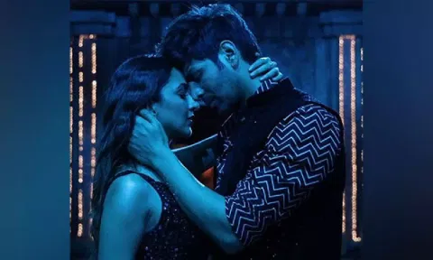 ‘Raat Baaki’ song still from 'Satya Prem Ki Katha'