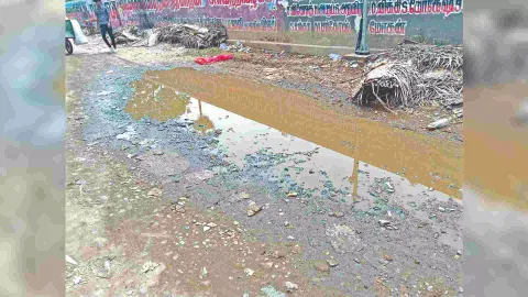 The road in Villivakkam market in a bad shape