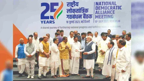 Prime Minister Narendra Modi being welcomed as he arrives to attend the NDA meeting, in New Delhi