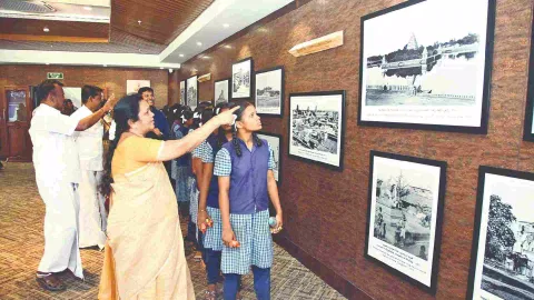 Madurai Mayor Indrani Ponvasanth with students during an exposure visit to Kalaignar Centenary Library on Thursday
