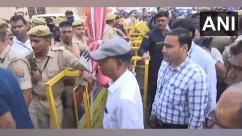 ASI team reaches Gyanvapi Mosque to conduct survey