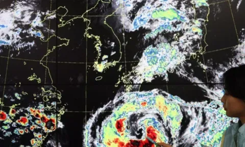 N. Korea urges all-out efforts to minimise damage from typhoon Khanun