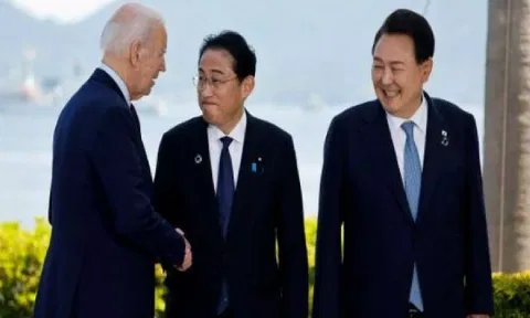 US President Joe Biden with Japan PM Fumio Kishida and South Korean leader Yoon Suk-yeol