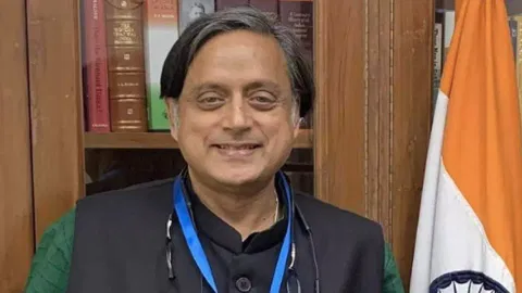 Congress leader Shashi Tharoor 