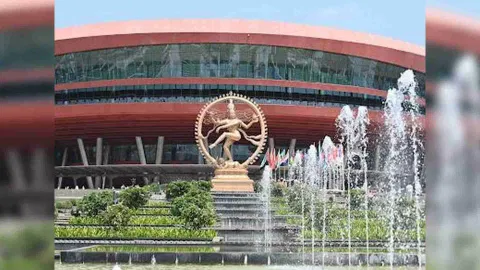 Image shows Natraj Statue outside Bharat Manadapam (Photo/ANI)