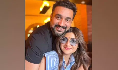  Actress Shilpa Shetty Kundra with her husband Raj Kundra.
