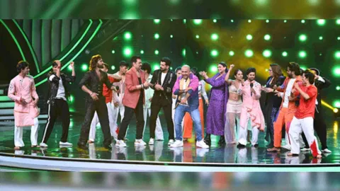 Vishal Dadlani singing ‘Jhoome Jo Pathaan’, from superstar Shah Rukh Khan starrer ‘Pathaan’ (Photo/IANS)