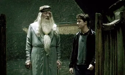 Actor Daniel Radcliffe with late Michael Gambon (X)
