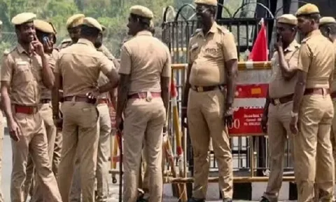Police said the students had boarded the bus (route no D27A) plying between Tiruttani and Konasamuthiram via KG Kandigai.