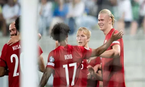 Erling Haaland (X)