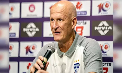 Simon Grayson (Photo: ISL)