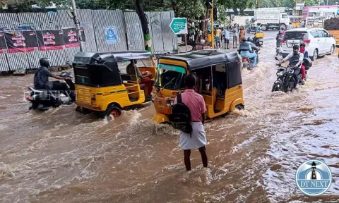 The Velachery-Guindy Road in Chennai flooded for a few hours this morning after moderate rain showers. (Photo credit: Justin George)