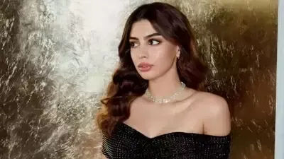  Khushi Kapoor
