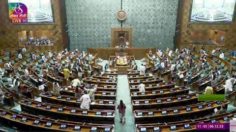 Lok Sabha on Day 3 of Winter Session (Photo/ Sansad TV)