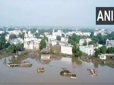 Heavy rains in Tirunelveli have created a flood-like situation