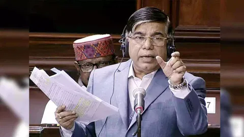 Union Minister of Education for State Subhas Sarkar