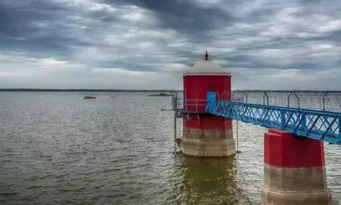  Chembarambakkam Lake