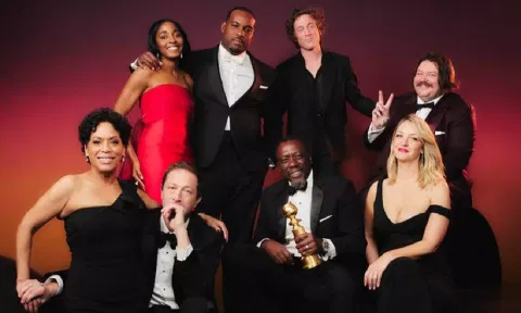 The cast of The Bear celebrates their victory backstage at the Golden Globes 2024 (X/Golden Globe Awards)