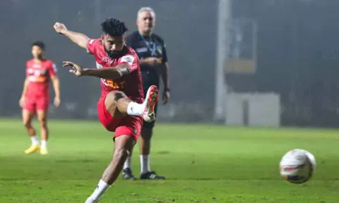 Midfielder Mobashir Rahman (X)
