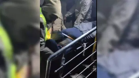 Delhi Fire Service rescuing people (IANS)