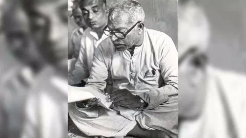  Socialist leader Karpoori Thakur (IANS)