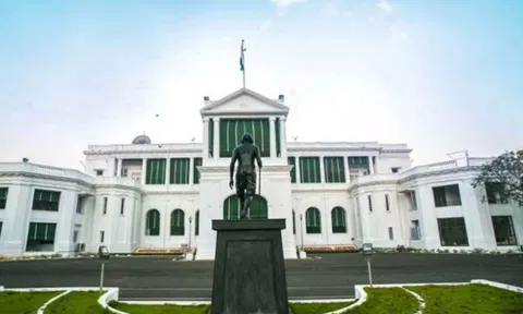 Raj Bhavan 