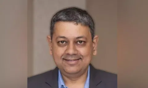 Kizhakku Pathipagam publisher Badri Seshadri (Maalaimalar)