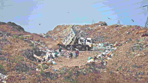 Bio-mining going on at Kodungaiyur dump yard (Photo: Agathesh)