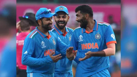  Jasprit Bumrah, Virat Kohli and Rohit Sharma (IANS) 