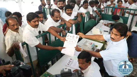  Candidates file nominations to contest in the elections in the AIADMK party office. (Photo/Manivasagan N)
