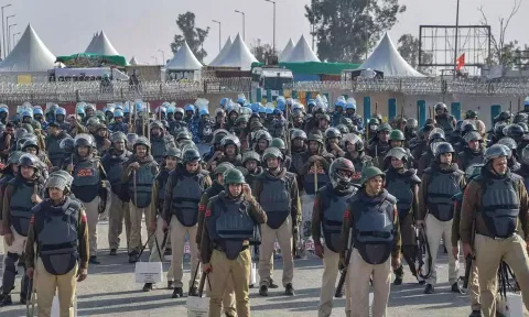 Police personnel at the Singhu border. (PTI)