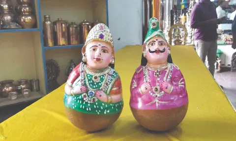 Uruttu Bommai 