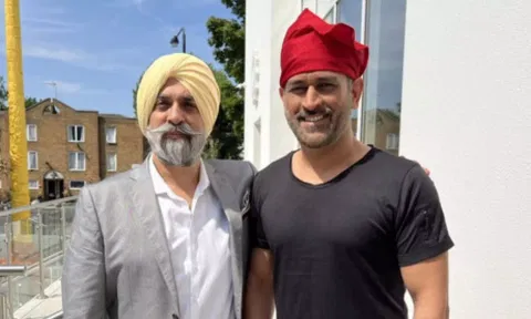 MS Dhoni viral photo